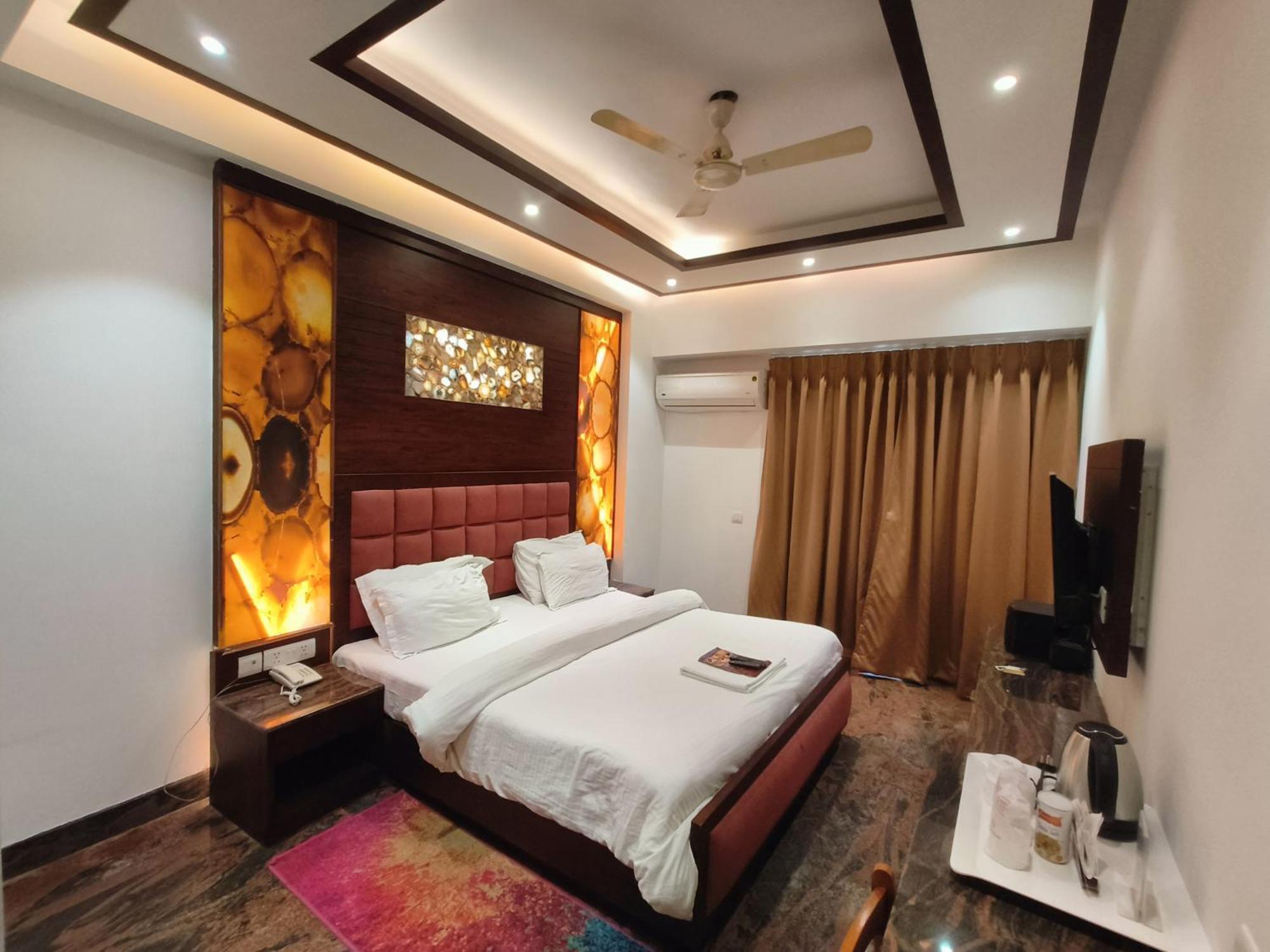 Jjk Rukmini Vilas Hotel & Banquet Музаффарпур Экстерьер фото