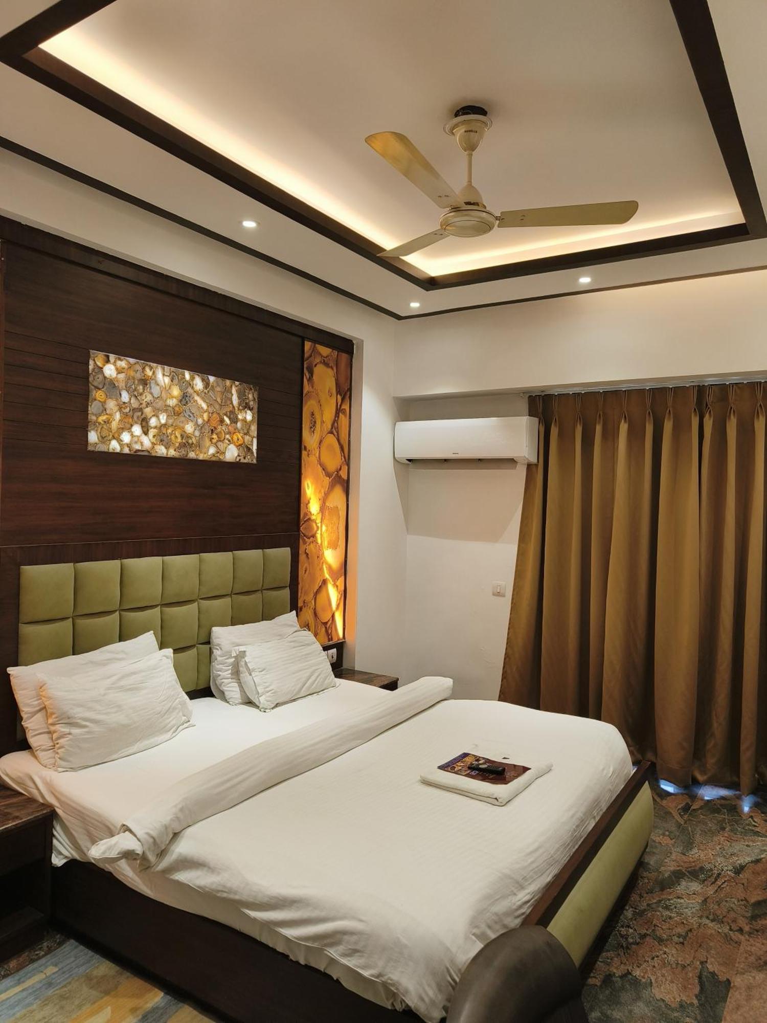 Jjk Rukmini Vilas Hotel & Banquet Музаффарпур Экстерьер фото