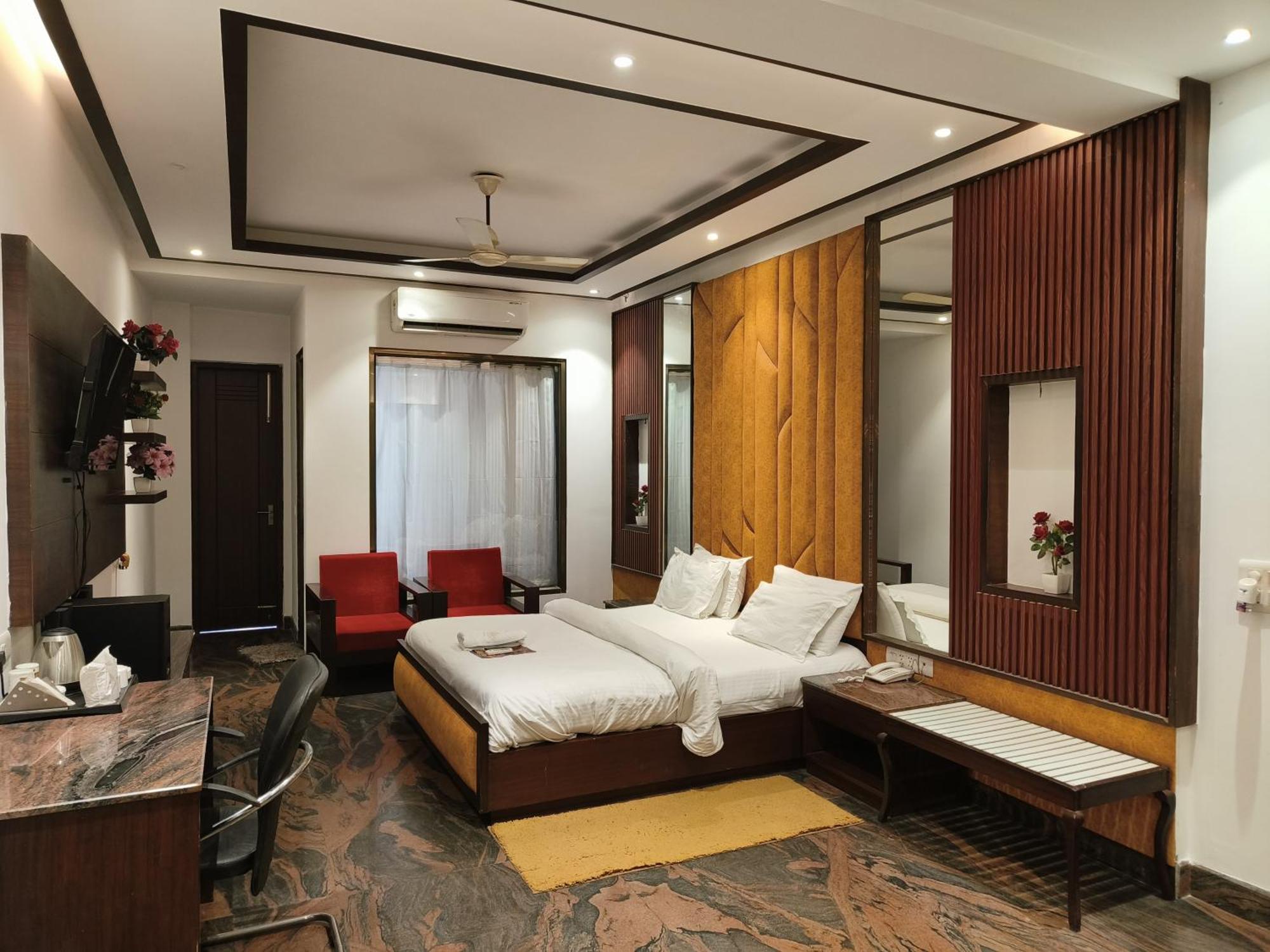 Jjk Rukmini Vilas Hotel & Banquet Музаффарпур Экстерьер фото